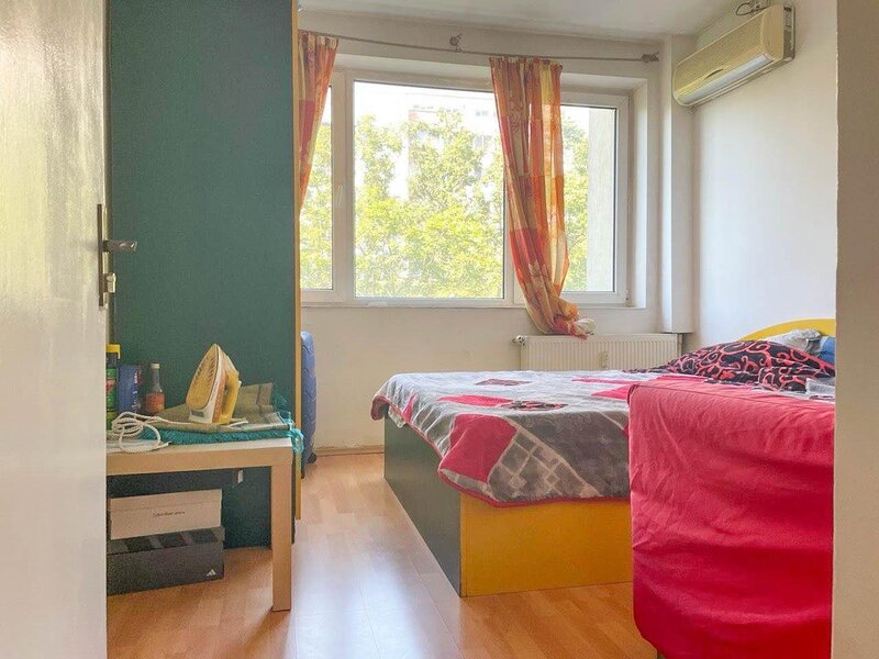 Piata Unirii vis a vis Hotel Horoscop